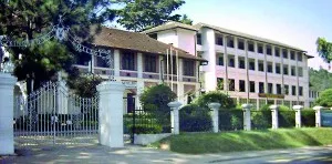 Kingswood Main Entrance